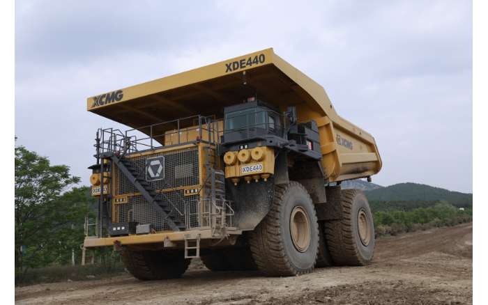 ��ɽ���ͷ��ʵ����������������ʢ�����ֿ�ɽ��е�Ĺ��ʻ���;