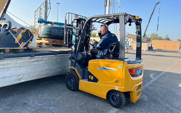 ��չ���鶯�ȷ桱 ʢ�����ֲ泵����ϵ��